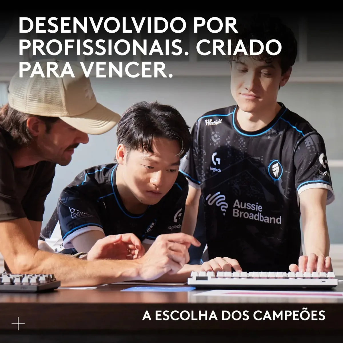 Mouse Gamer Sem Fio Logitech G PRO X SUPERLIGHT 2 LIGHTSPEED, Switch LIGHTFORCE, Sensor 44K DPI, 5 Botões Programáveis, Recarregável - Preto